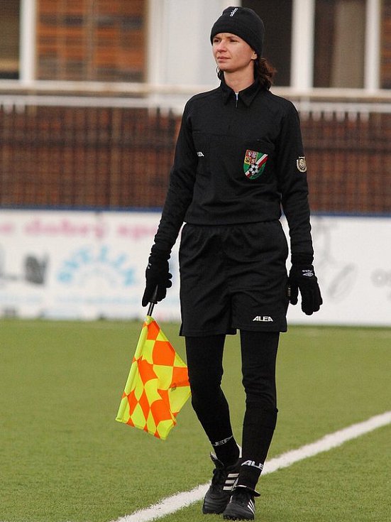 Maçın yardımcı hakemi Lucie Ratajova